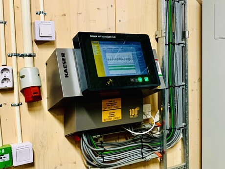 SIGMA AIR MANAGER 4.0 upravlja stanicom komprimiranog zraka i osigurava ujednačenu iskoristivost.