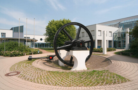 Visoka škola s dvostrukim programom